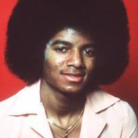 O que fez Michael Jackson ficar branco?